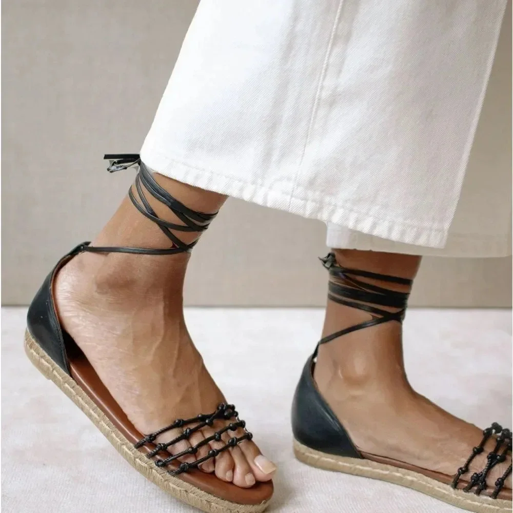 NWOB Alohas Wanderer Espadrille Sandals- White - size 40 U.S size 9.5